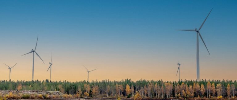 Tuulivoimaloita, Pyhäjoki, auringonlasku